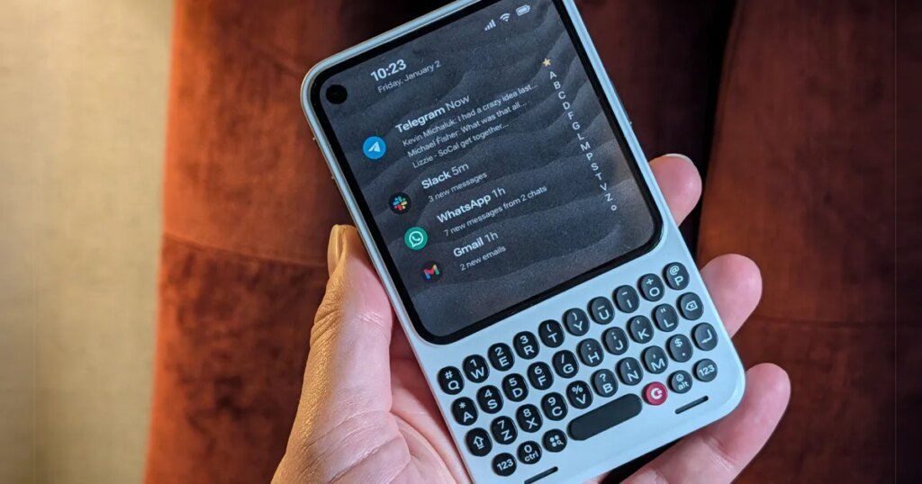 The QWERTY-toting Clicks Communicator phone finally gets a launch date