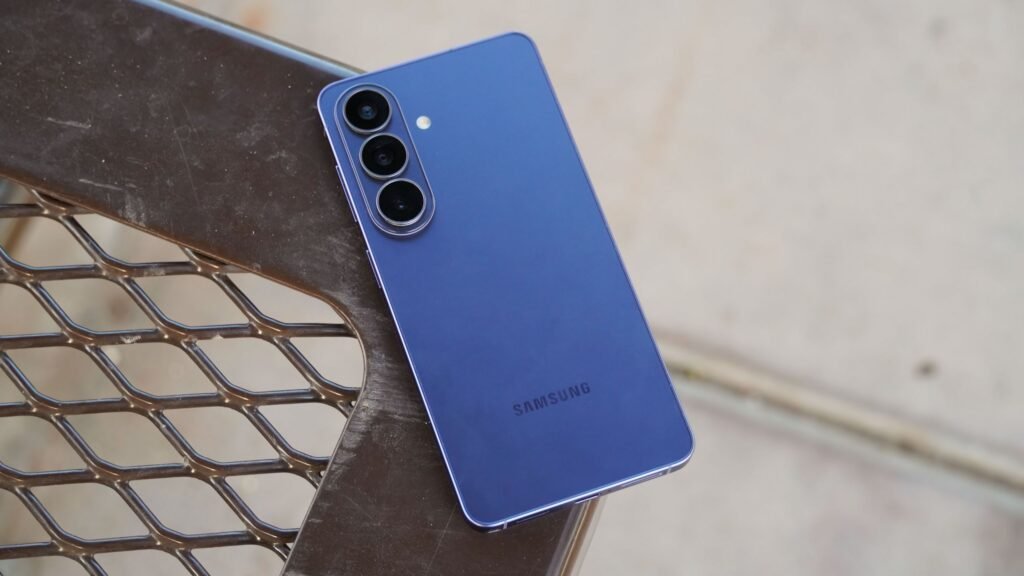 Yes, Visible will really give you $480 when you buy the Samsung Galaxy S26 — but there's a catch