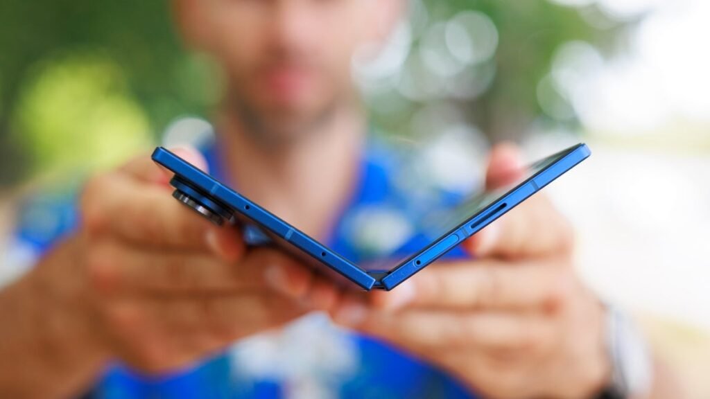 You do not need to ignore Amazon’s newest Galaxy Z Fold 7 deal and miss the possibility to avoid wasting $420! You don't want to ignore Amazon's latest Galaxy Z Fold 7 deal and miss the chance to save $420!