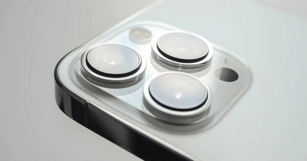 iPhone 18 Pro leak predicts an eye-candy cool color option that you can already find on the Kindle