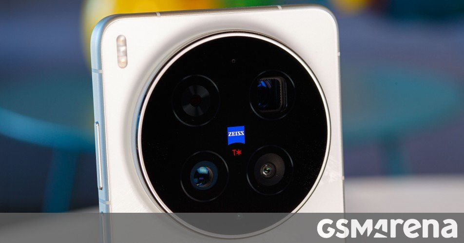 vivo X300 Extremely in for assessment vivo X300 Ultra in for review