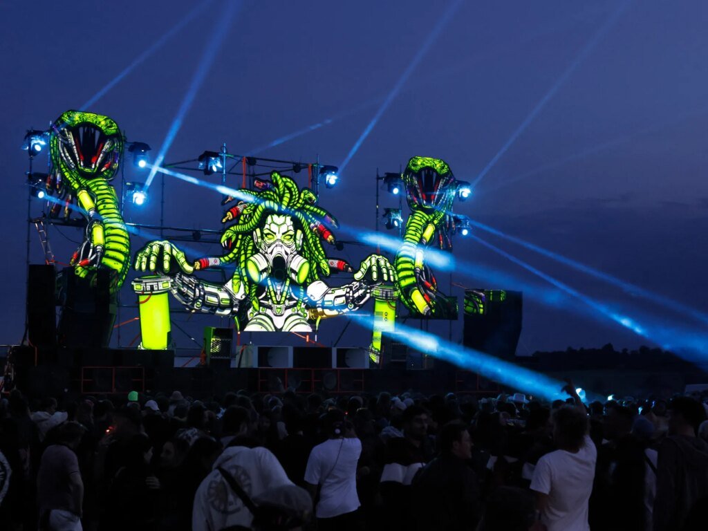 Illegal ‘free party’ at French military site draws up to 40,000 ravers | Music