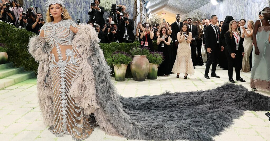Met Gala 2026 "Costume Art" red carpet pictures of Beyoncé, Rihanna and more from New York City