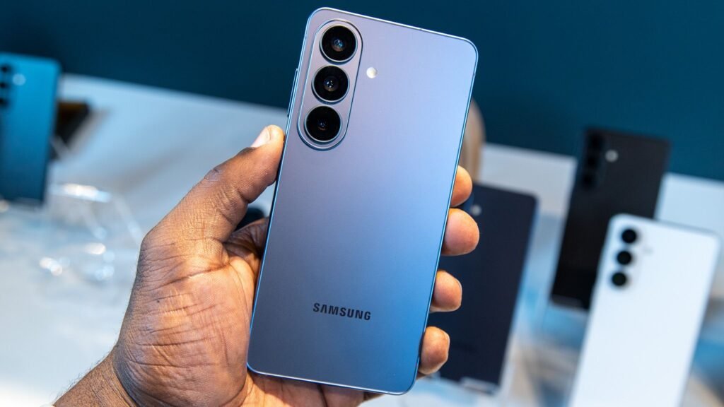 This viral Verizon deal supposedly gets you a free Samsung phone, tablet, AND smartwatch — but how exactly does it work?