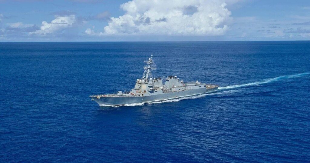 U.S. sinks 7 small Iranian boats as Iran launches attacks on UAE and ships in Strait of Hormuz